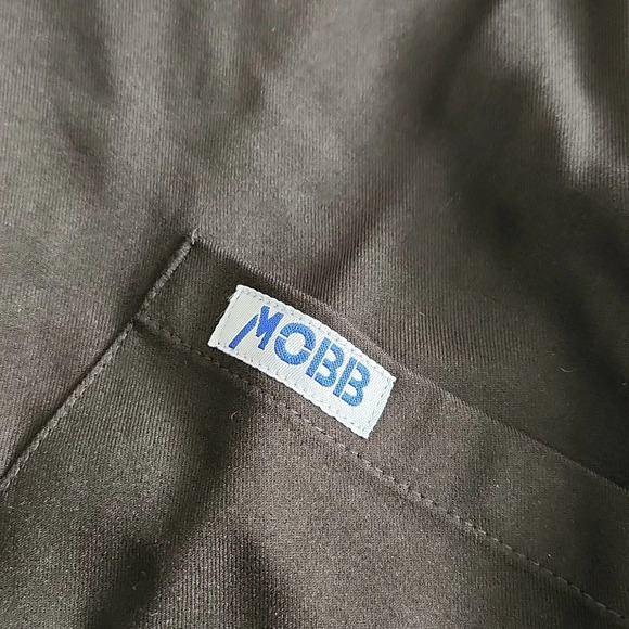 Unisex MOBB Scrub  Set for Ultimate Comfort - Picture 9 of 12